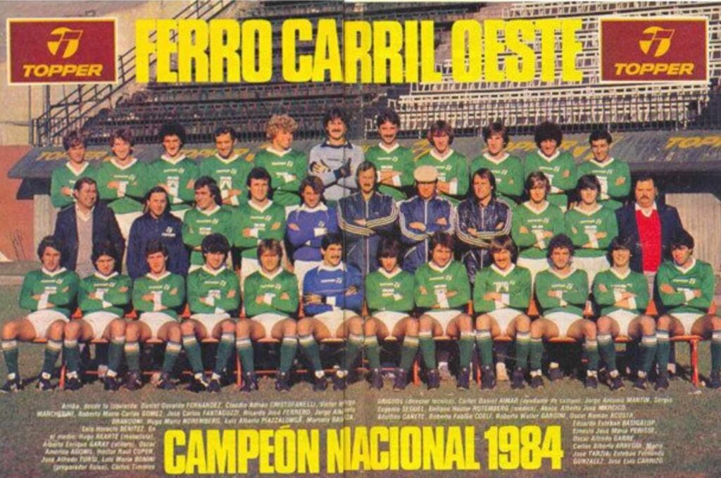Plantel del Ferro campeón del Nacional 1984.