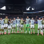 La Selección argentina de fútbol festejando una victoria en el Mundial 2026.