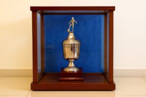 Trofeo de las ediciones 1969 y 1970 de la Copa Argentina.